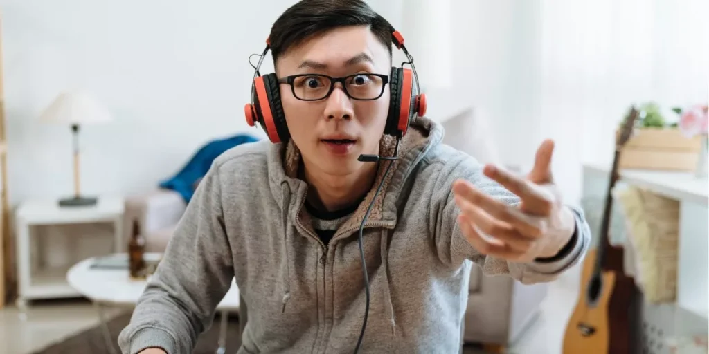 Comparing Noise-Canceling Vs. Noise-Isolating Gaming Headsets